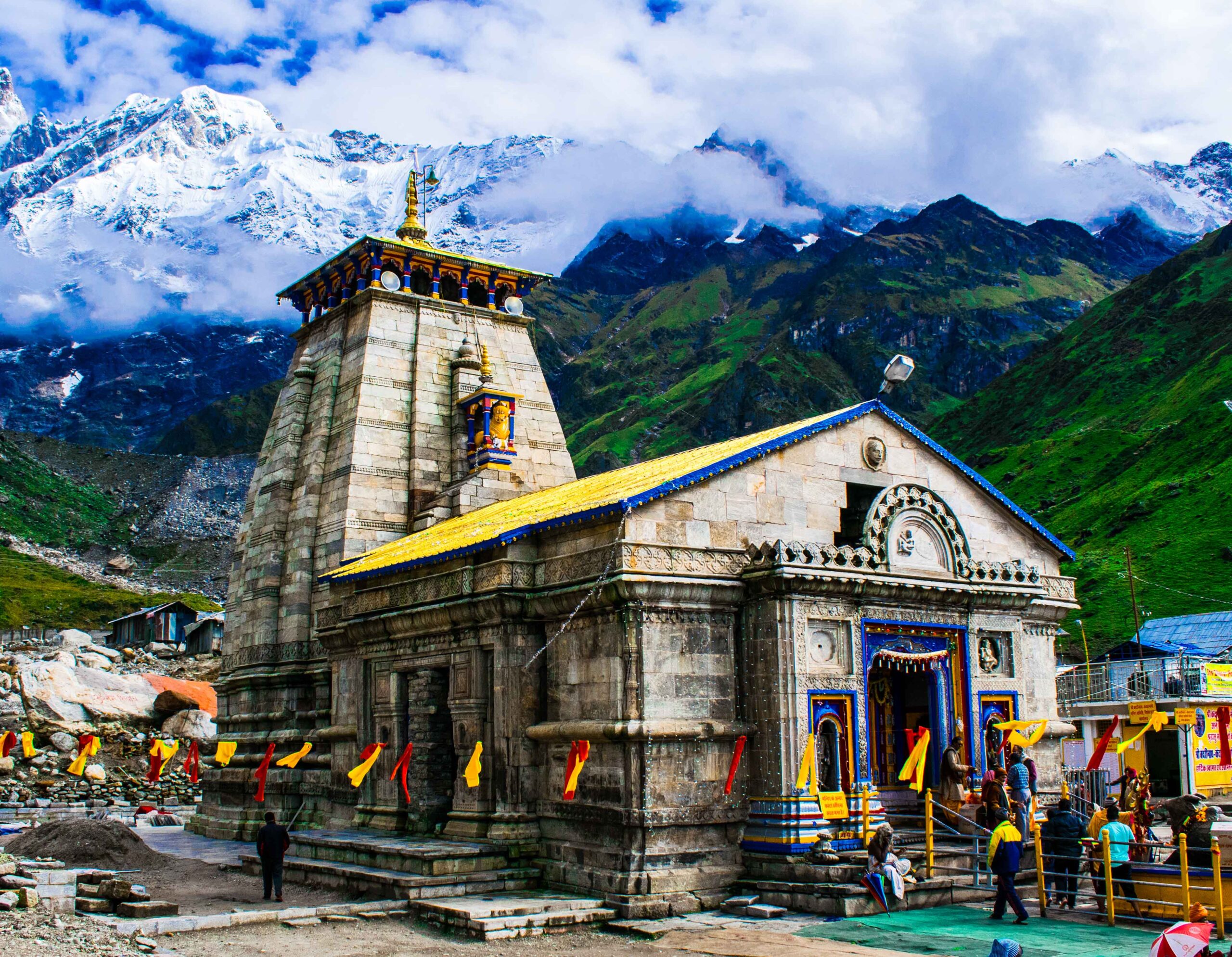 केदारनाथ में बर्फबारी से पारा माइनस 8 डिग्री तक पहुंचा, केरल में ट्रेन हादसा; MP में बारिश का अलर्ट