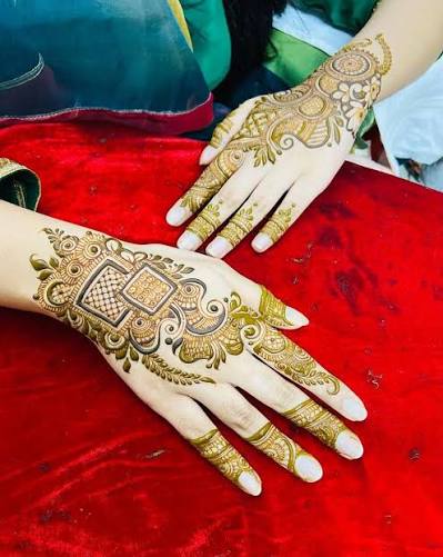 Karwa Chauth Mehndi: 29 अक्टूबर को है करवा चौथ, एक दिन पहले लगवाएं मेहंदी या दो दिन पहले?